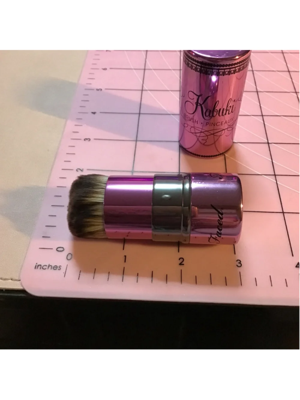 Too Faced Kabuki Makeup Brush Pink Black